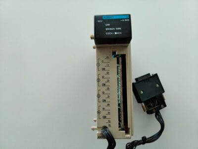 OMRON CQM1AD041 Modulo de 4 entradas analógicas (USADO)
