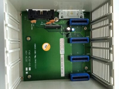 Bastidor de 4 elementos para  albergar módulos de SESTEP290